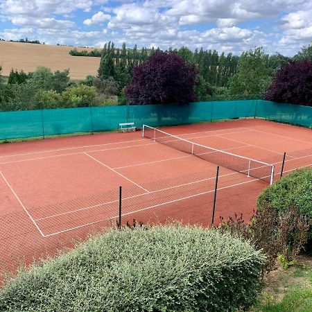 Beautiful country house located 50min from Paris Eiffel Tour - Demeure d'exception à 50min de Paris Tour Eiffel Hodent Esterno foto