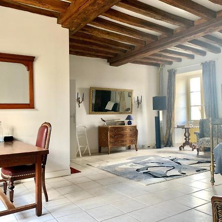 Beautiful country house located 50min from Paris Eiffel Tour - Demeure d'exception à 50min de Paris Tour Eiffel Hodent Esterno foto