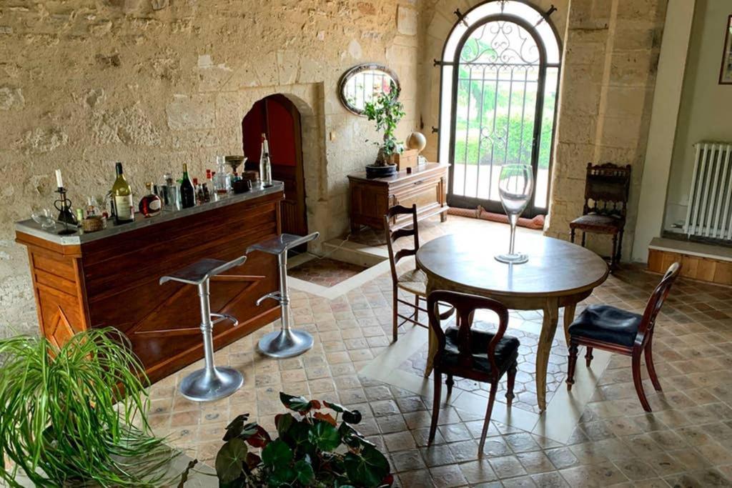 Beautiful country house located 50min from Paris Eiffel Tour - Demeure d'exception à 50min de Paris Tour Eiffel Hodent Esterno foto