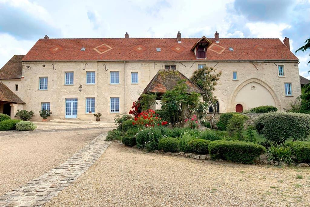 Beautiful country house located 50min from Paris Eiffel Tour - Demeure d'exception à 50min de Paris Tour Eiffel Hodent Esterno foto