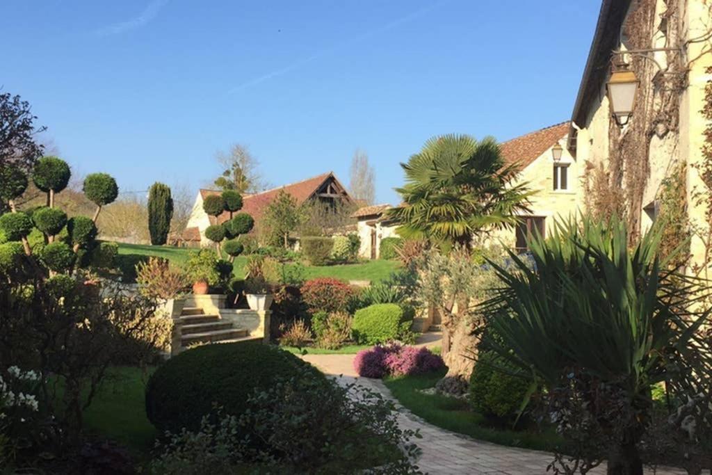 Beautiful country house located 50min from Paris Eiffel Tour - Demeure d'exception à 50min de Paris Tour Eiffel Hodent Esterno foto