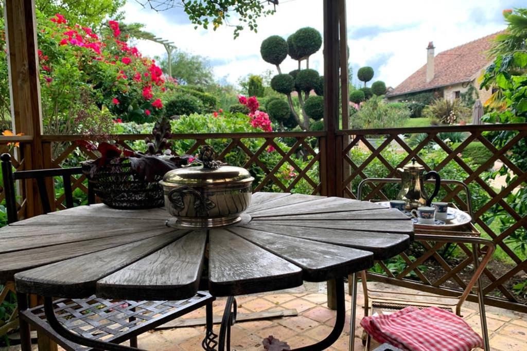 Beautiful country house located 50min from Paris Eiffel Tour - Demeure d'exception à 50min de Paris Tour Eiffel Hodent Esterno foto