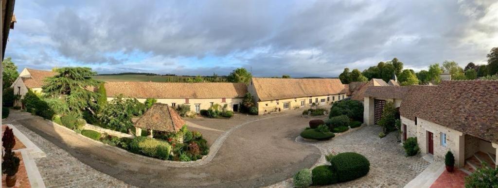 Beautiful country house located 50min from Paris Eiffel Tour - Demeure d'exception à 50min de Paris Tour Eiffel Hodent Esterno foto