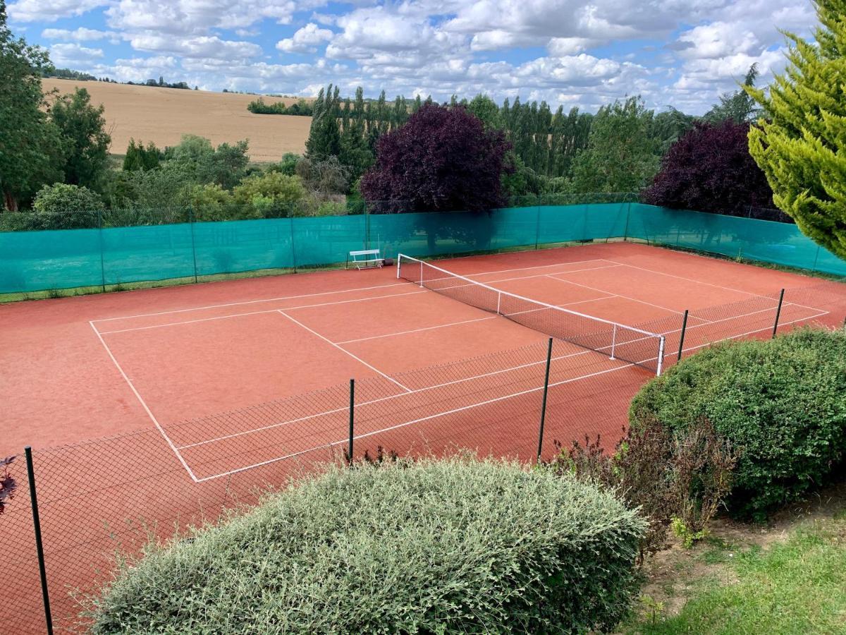 Beautiful country house located 50min from Paris Eiffel Tour - Demeure d'exception à 50min de Paris Tour Eiffel Hodent Esterno foto