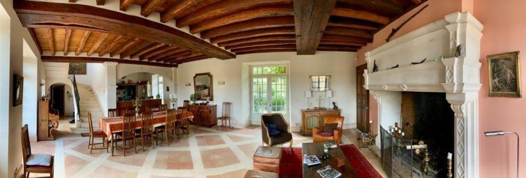 Beautiful country house located 50min from Paris Eiffel Tour - Demeure d'exception à 50min de Paris Tour Eiffel Hodent Esterno foto