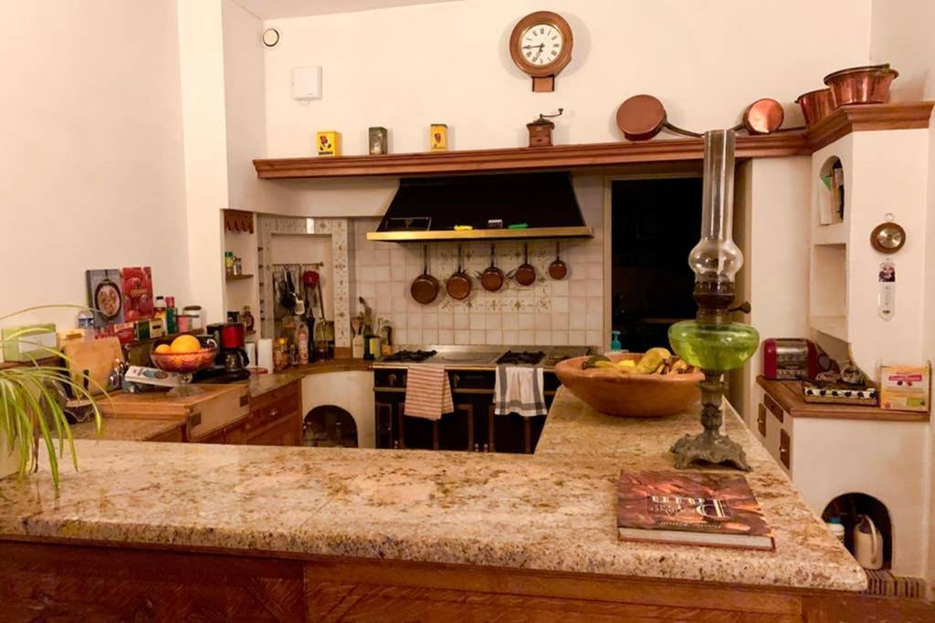 Beautiful country house located 50min from Paris Eiffel Tour - Demeure d'exception à 50min de Paris Tour Eiffel Hodent Esterno foto